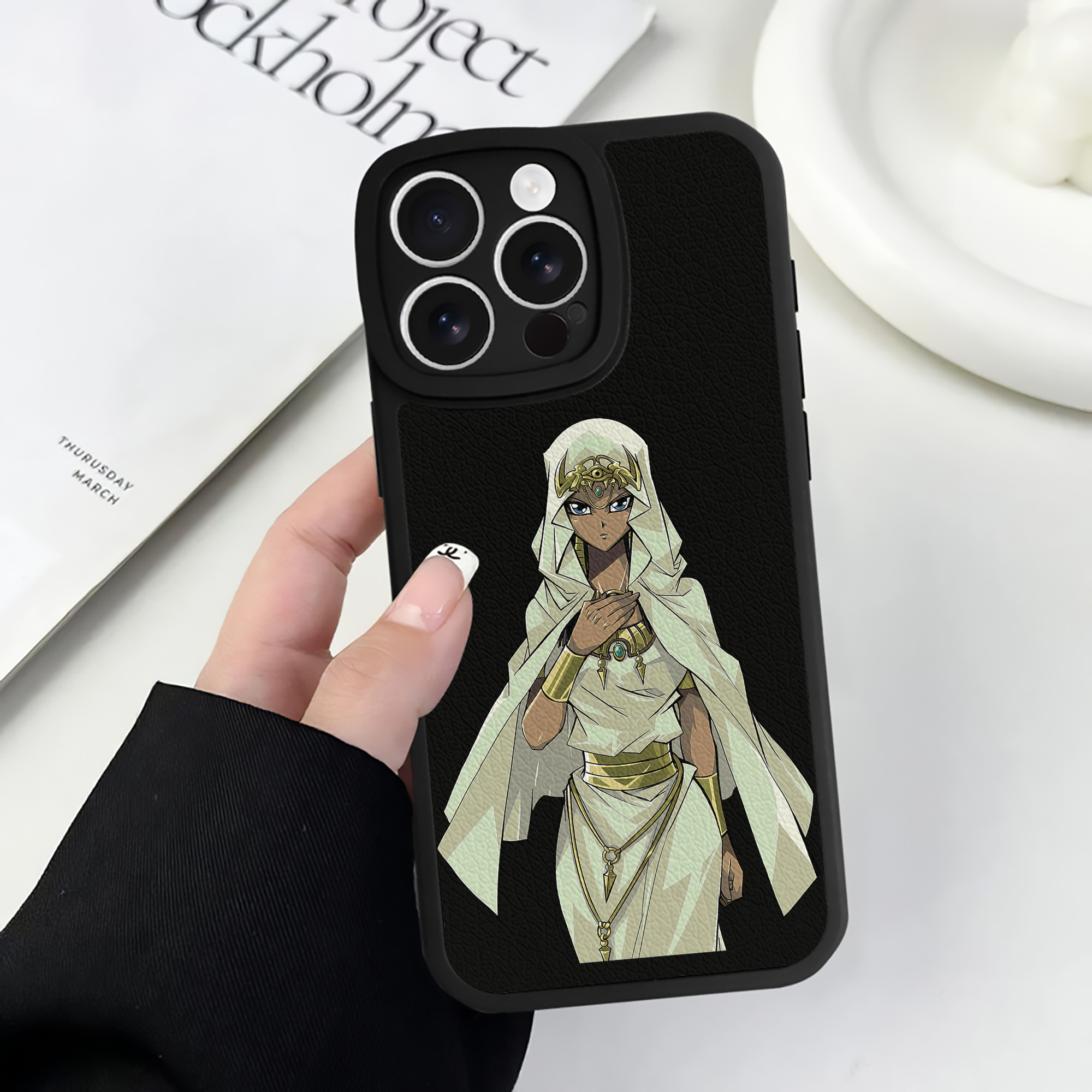 （画像用） 遊☆戯☆王 Yu-Gi-Oh! 【iPhone 16シリーズ対応】シリコンスマホケース（レザー調） 材質：シリコン